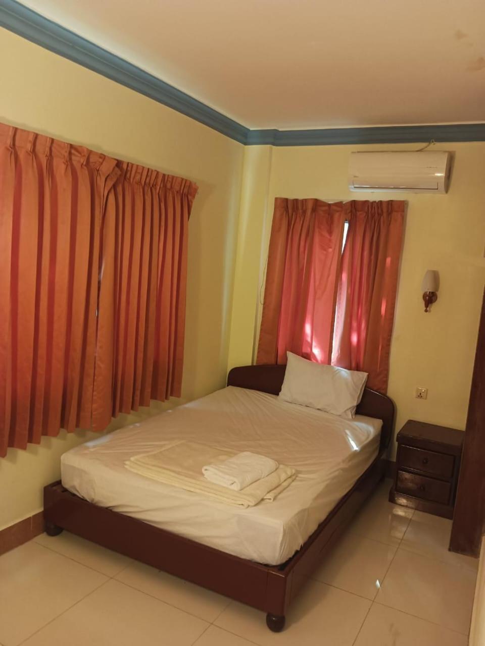 Galaxy Rs Hotel Phnom Penh Exterior photo